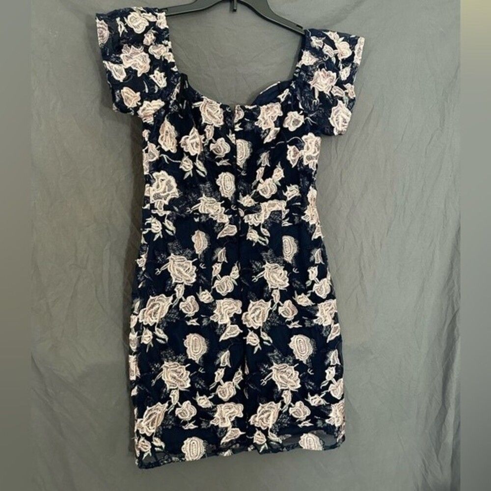 Soieblu Navy & Ivory Floral Off-The-Shoulder Ruched Mini Dress - Large NWT - Picture 4 of 5